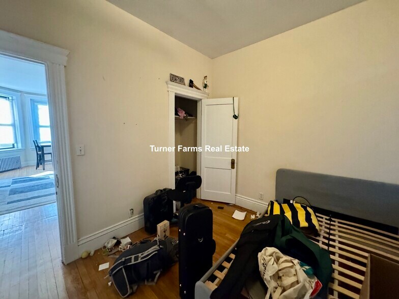 Building Photo - 397A Harvard St
