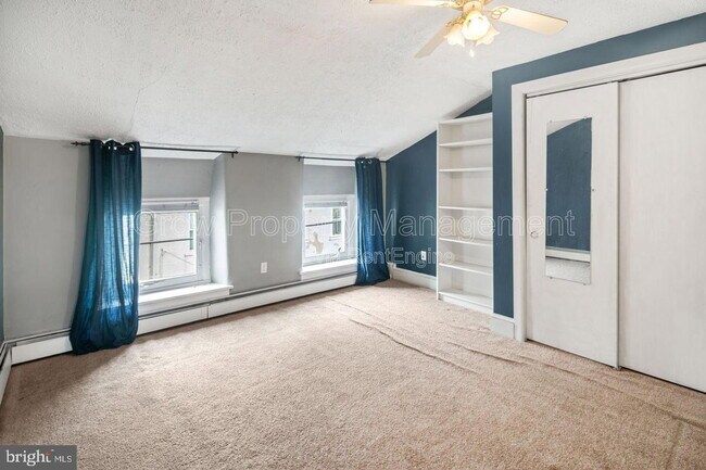 Building Photo - 4714 Fowler St