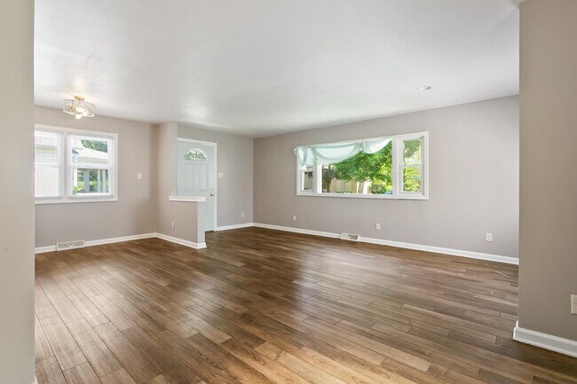 Building Photo - 5147 N 55th St