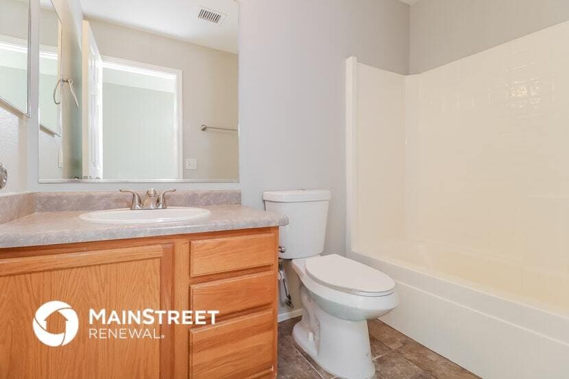 Building Photo - 16450 N Naegel Dr