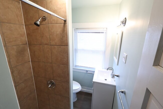 Building Photo - 555 Brittain Rd