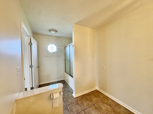 Building Photo - 201 Seminole Cir