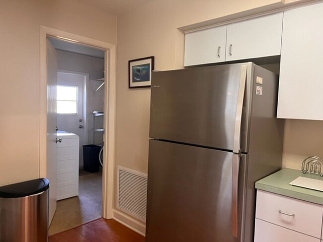 Building Photo - FULLY FURNISHED 2BR/2BA SFH in South Venice