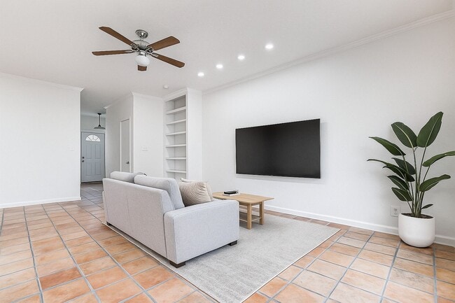 Building Photo - 14719 Barryknoll Ln