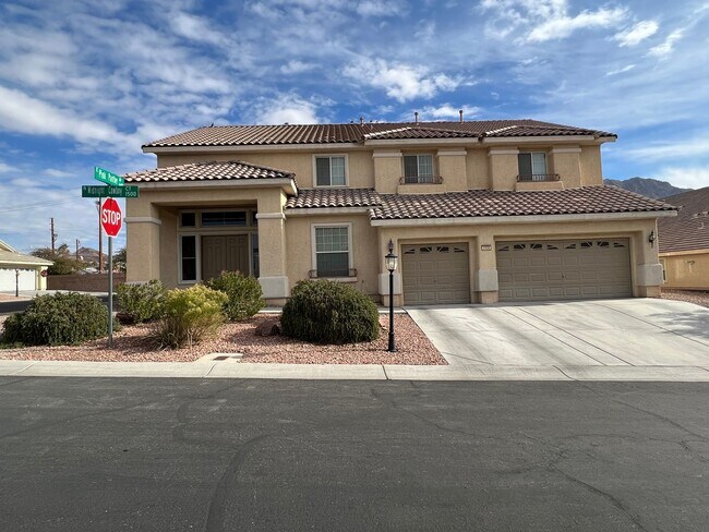 Building Photo - OVER 4000 SQ. FT. EXECUTIVE HOME IN GATED ...