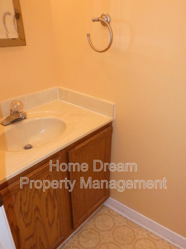 Building Photo - 10451 Edgehill Ln