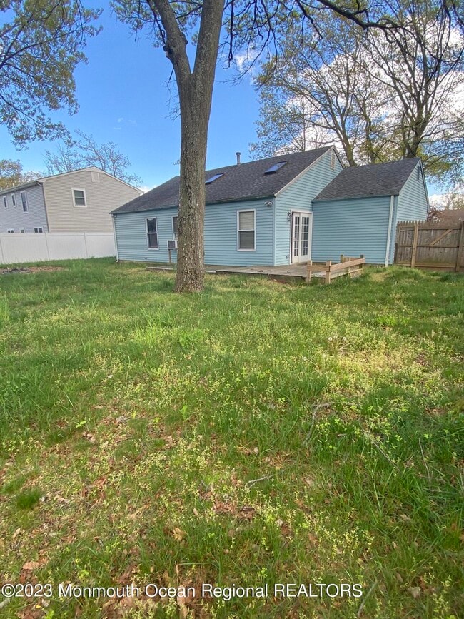 Building Photo - 120 Oak Hill Dr