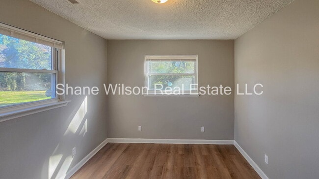 Building Photo - "Charming 3-Bedroom Retreat with 1050 Sq. Ft. of Cozy Living in Chattanooga!"