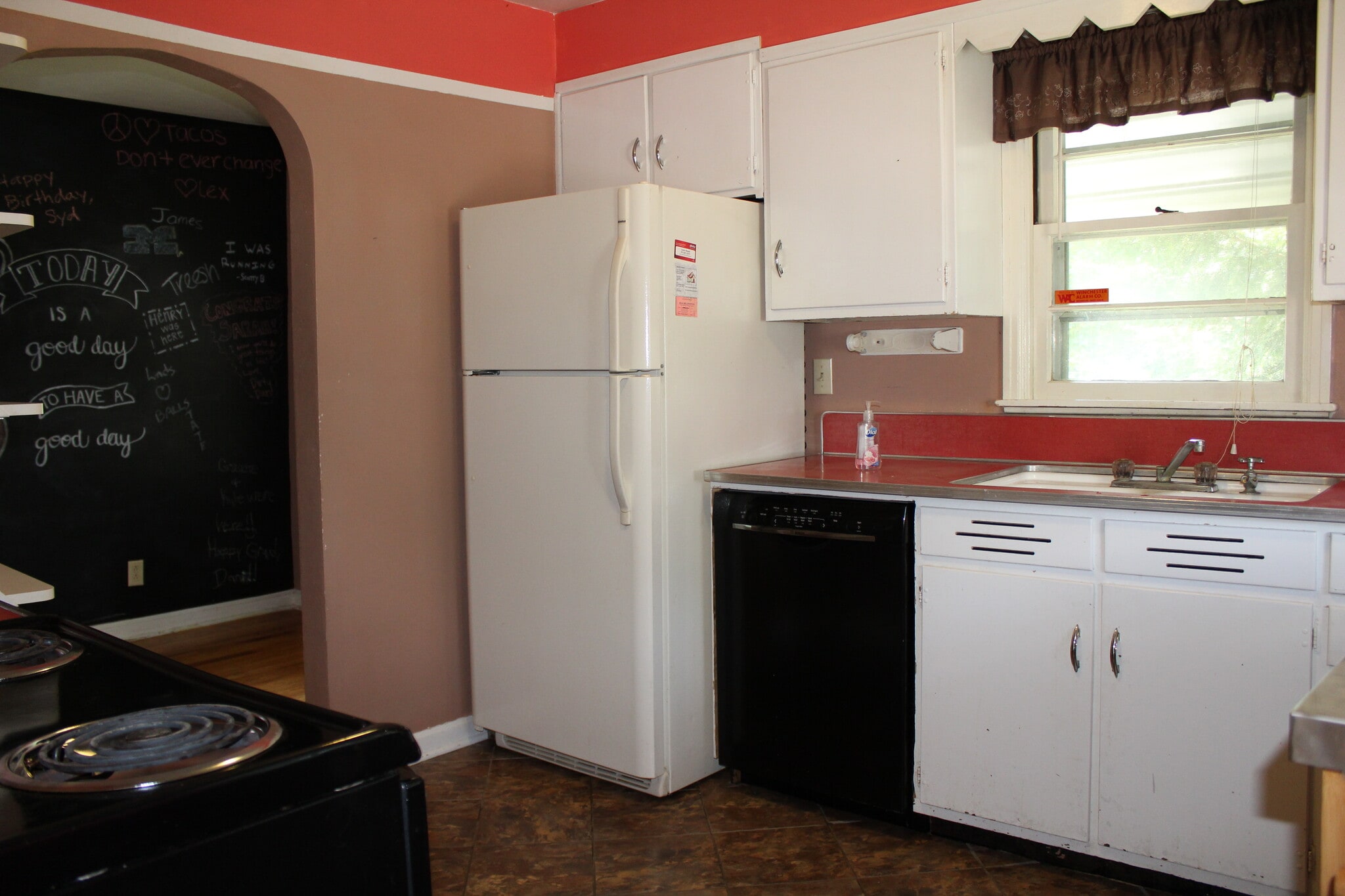Kitchen - 1413 W Main St