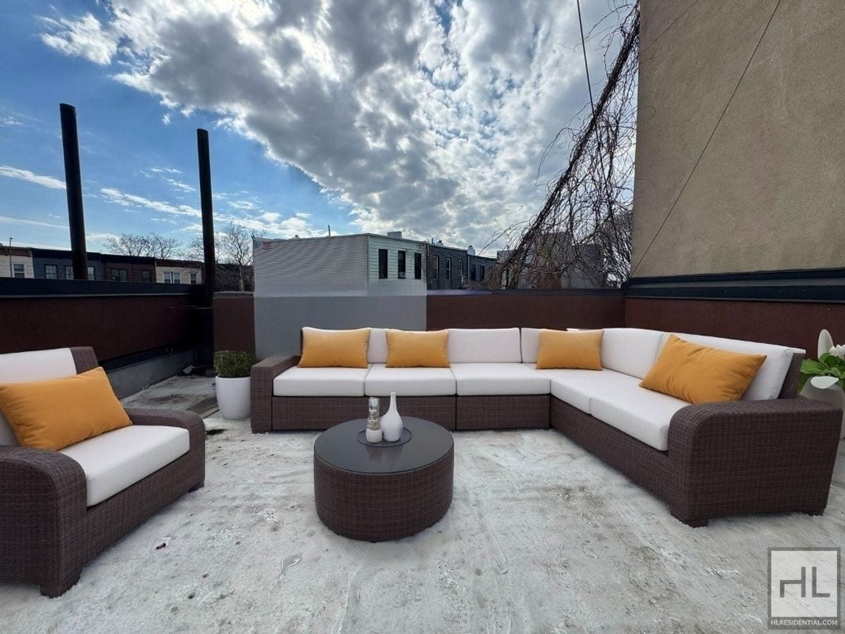 Building Photo - BROADWAY