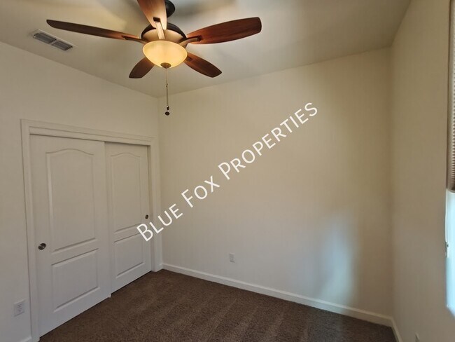Building Photo - 12812 N Camino Vieja Rancheria