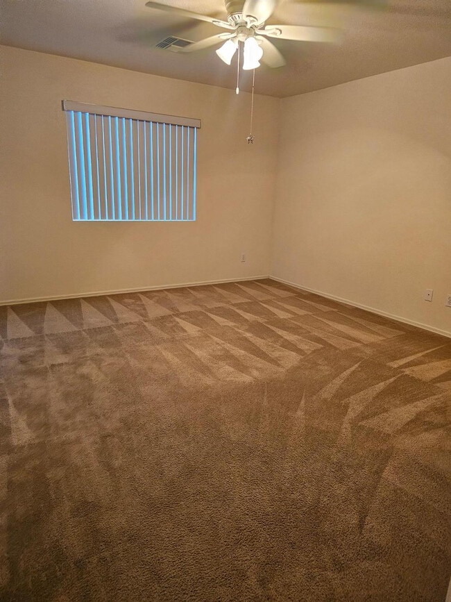 Building Photo - 5330 Sonora St