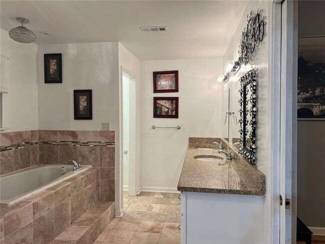 Building Photo - 3415 Glensford Dr