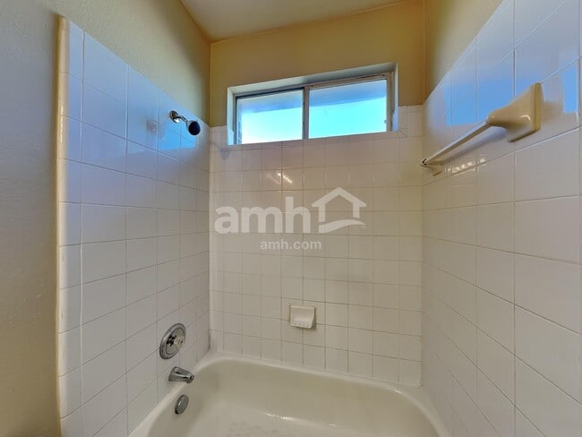 Building Photo - 3637 Caroline Ct