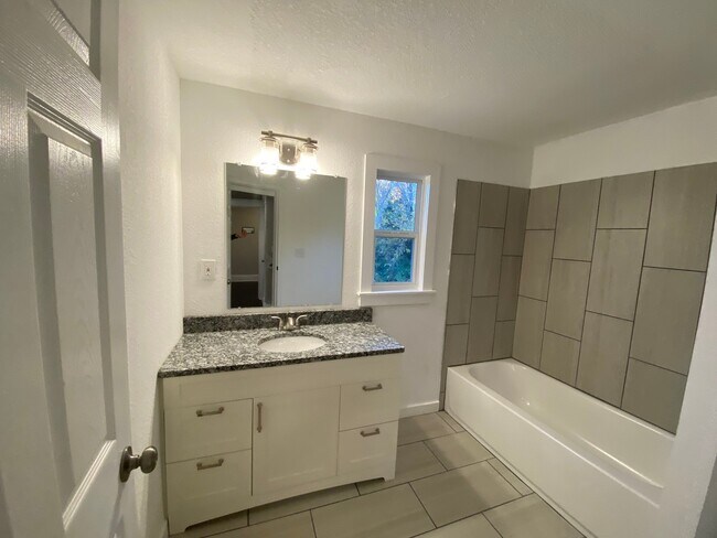 Building Photo - 4041 Euclid Ave