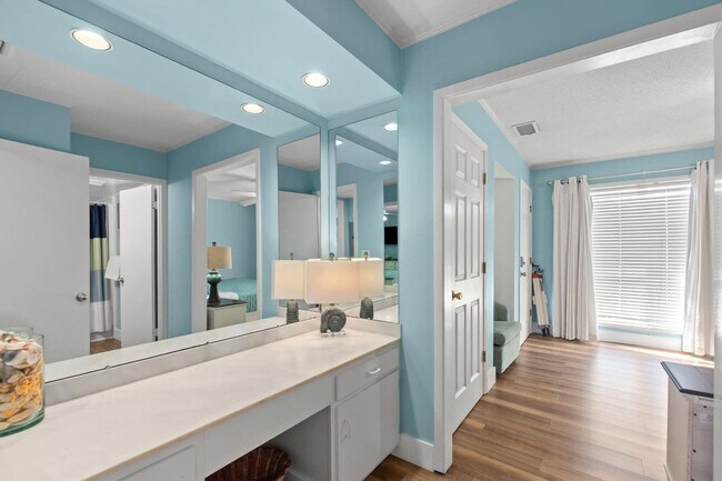 Building Photo - 775 Gulf Shore Dr