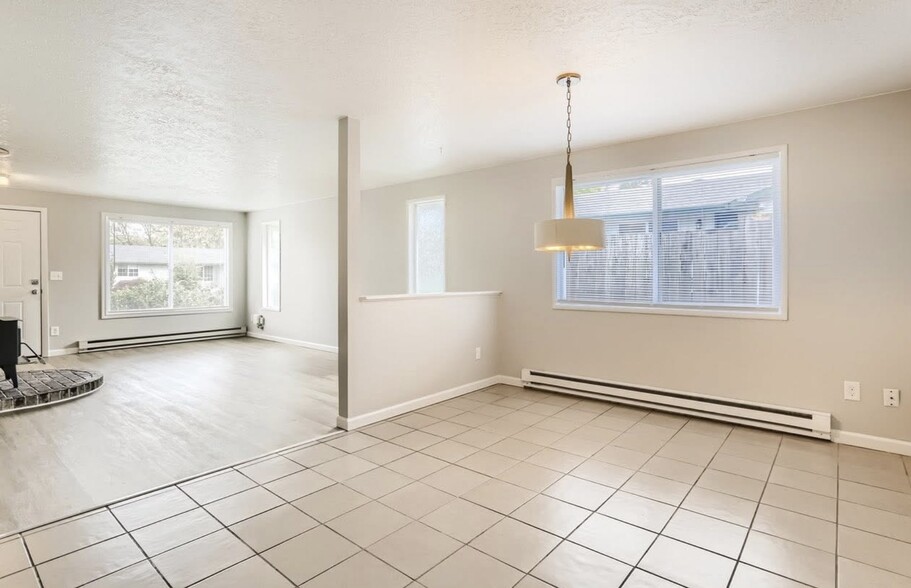 Building Photo - 291 NE 12th Ave