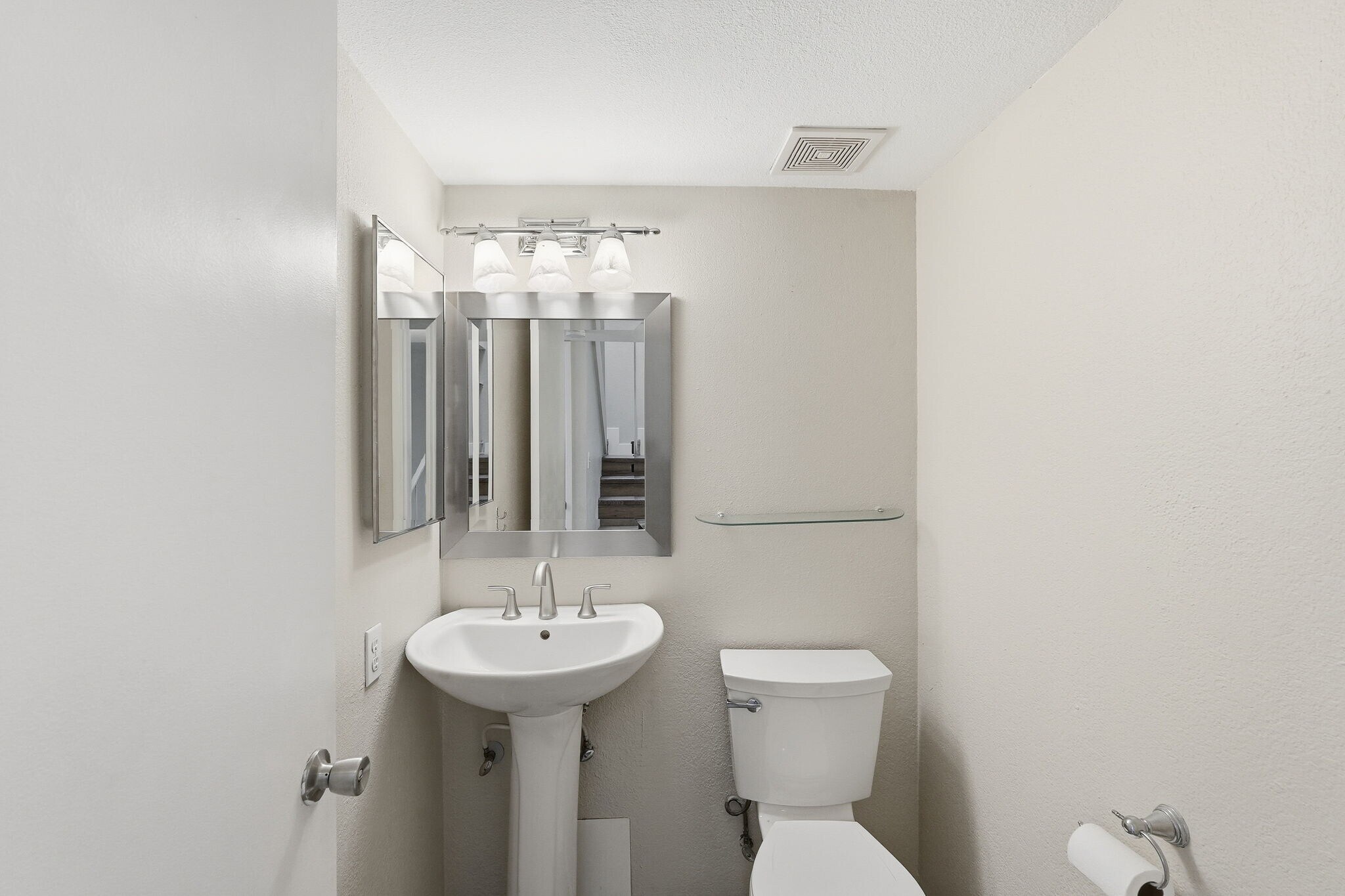 Building Photo - 31 W Pasadena Ave