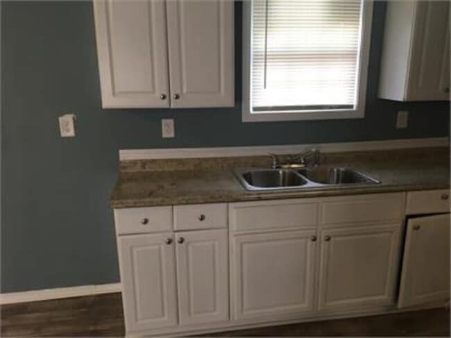 Building Photo - 324 Macedonia Rd SE