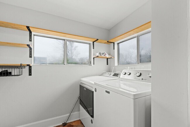 Building Photo - Gorgeous Home in Durham Near Downtown