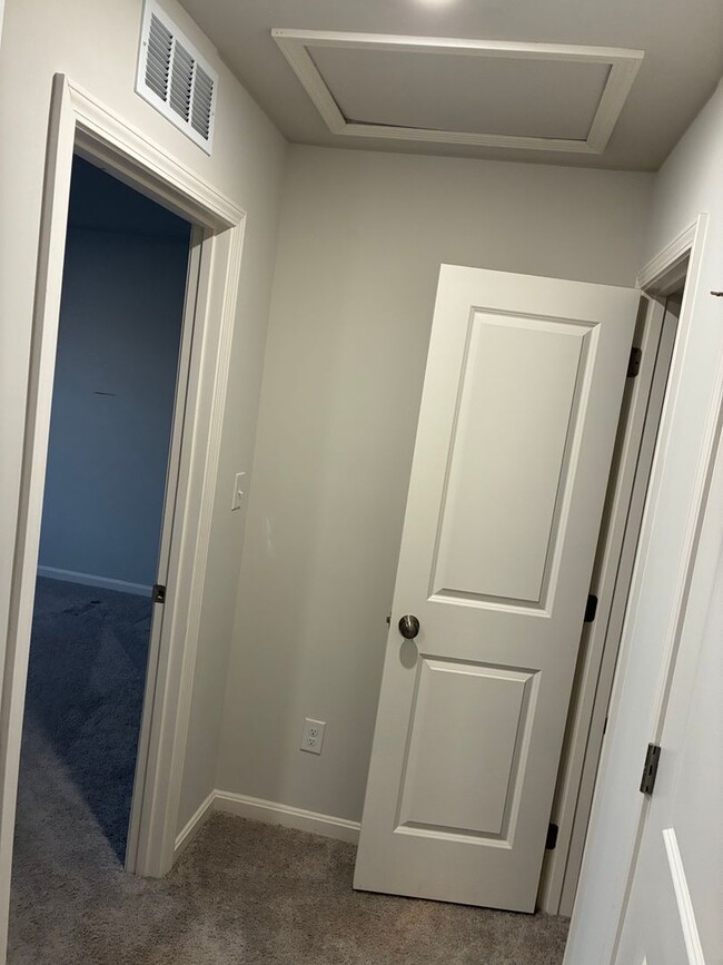 Building Photo - 105 S Osprey Ct