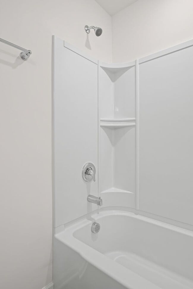 Building Photo - ***MOVE IN SPECIAL -$500 OF FIRST 2 MONTHS RENT WITH A FEBRARY 27TH OR SOONER MOVE IN DATE***Welc...