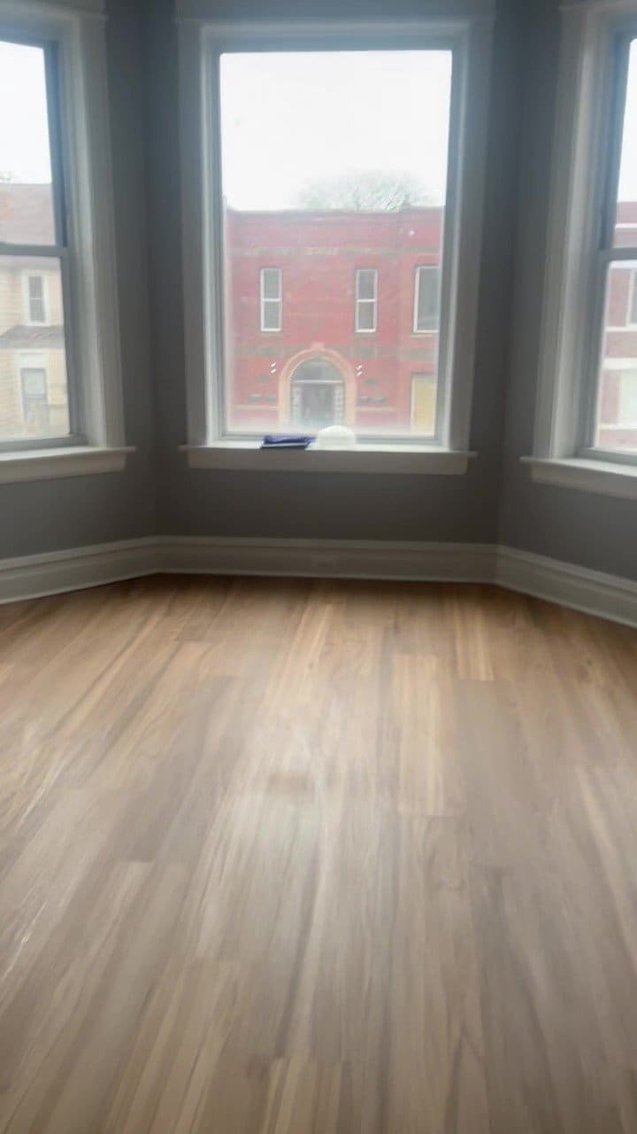 Building Photo - 1528 E 72nd St