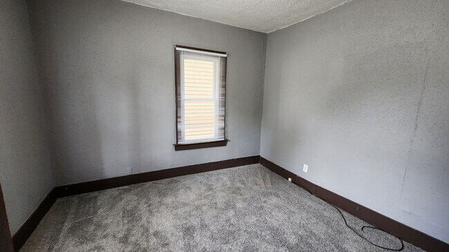 Building Photo - 508 Avon St