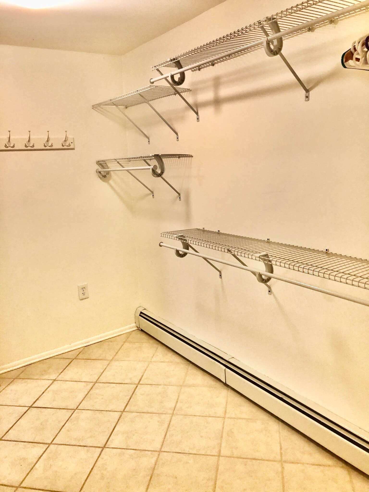 Walk in Closet - 253 4th St