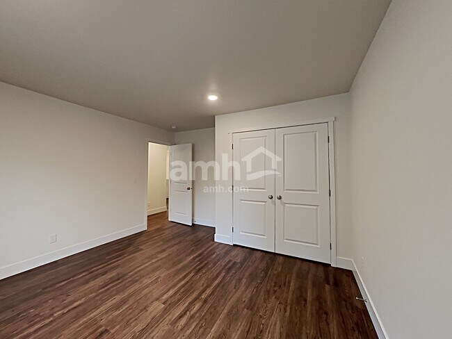 Building Photo - 12404 83rd Ave E