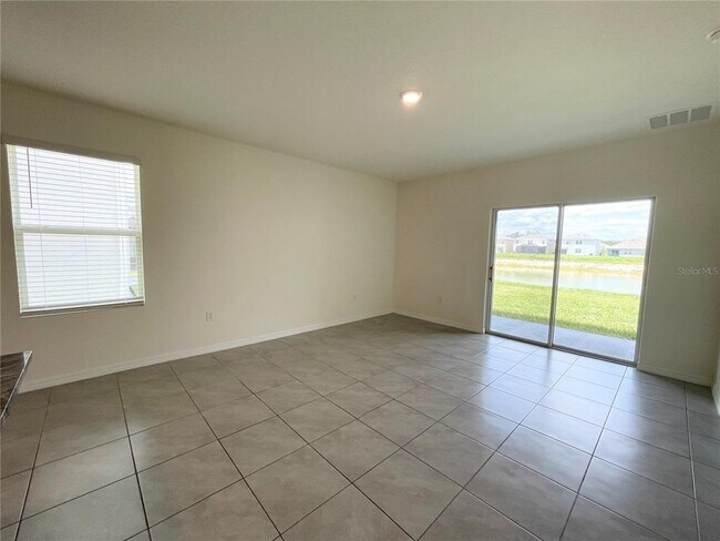 Building Photo - 35759 Sunflower Hl Dr