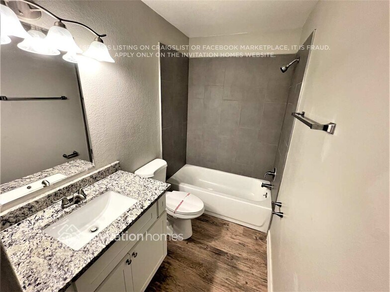 Building Photo - 1375 Legend Oak Dr