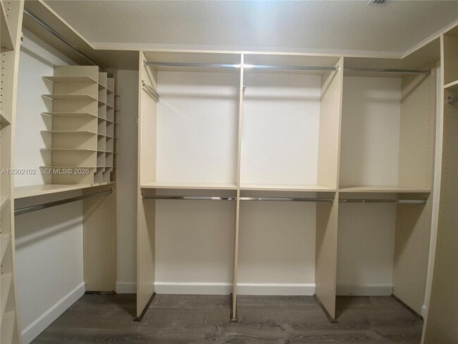 Building Photo - 2486 Bay Isle Dr