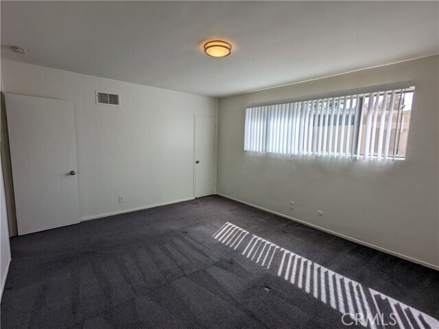 Building Photo - 589 Fairview Ave