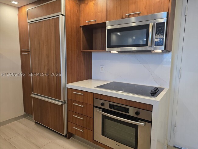 Building Photo - 50 Biscayne Blvd