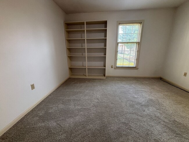 Building Photo - 5260 Crossbow Cir