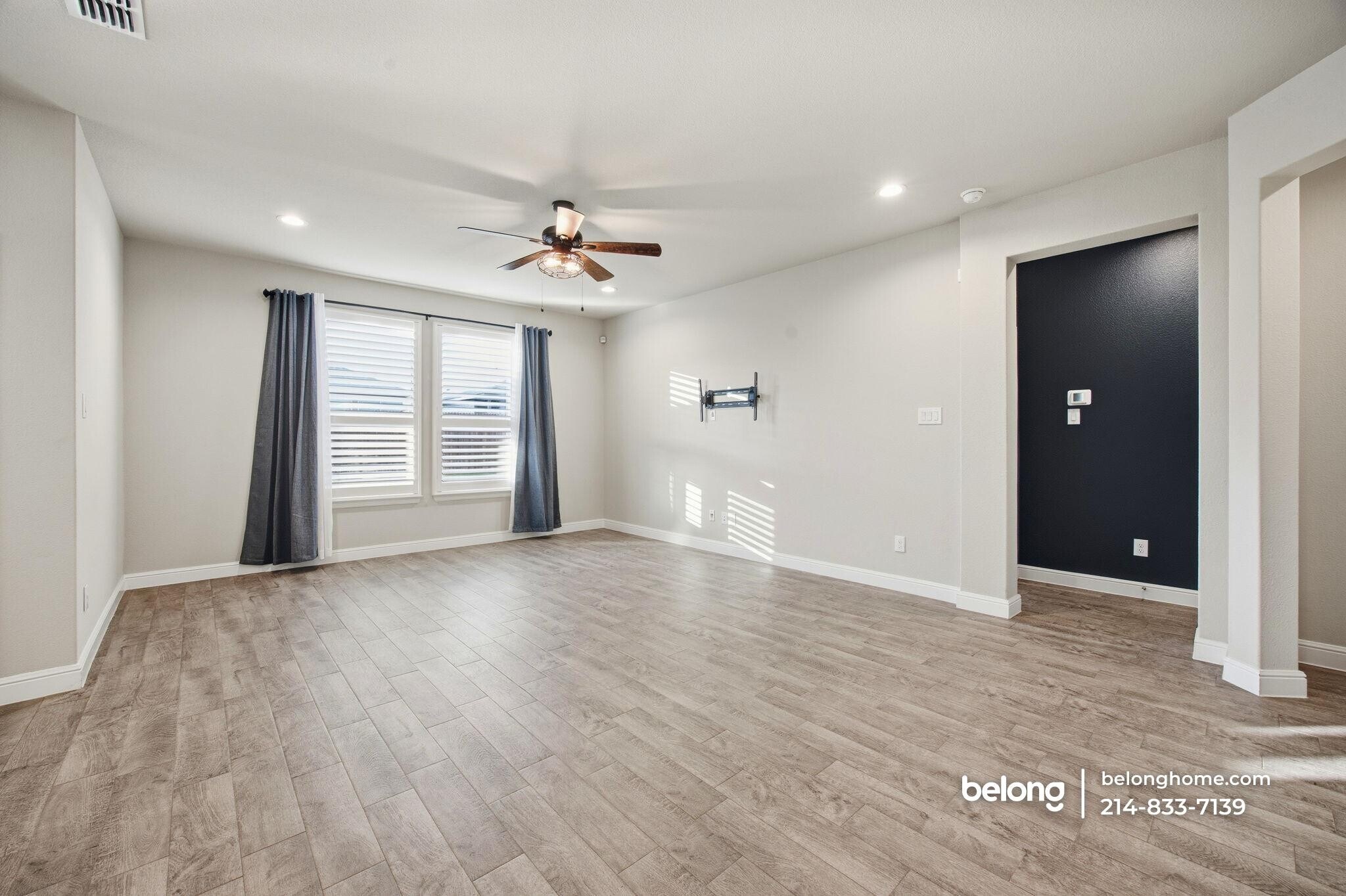 Building Photo - 1832 Chamaeleon Dr