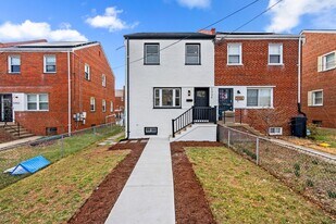 Building Photo - 5004 Sargent Rd NE