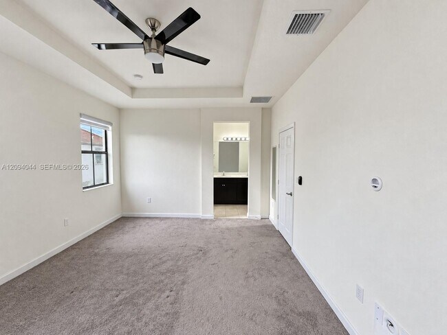 Building Photo - 10306 W 33rd Ln