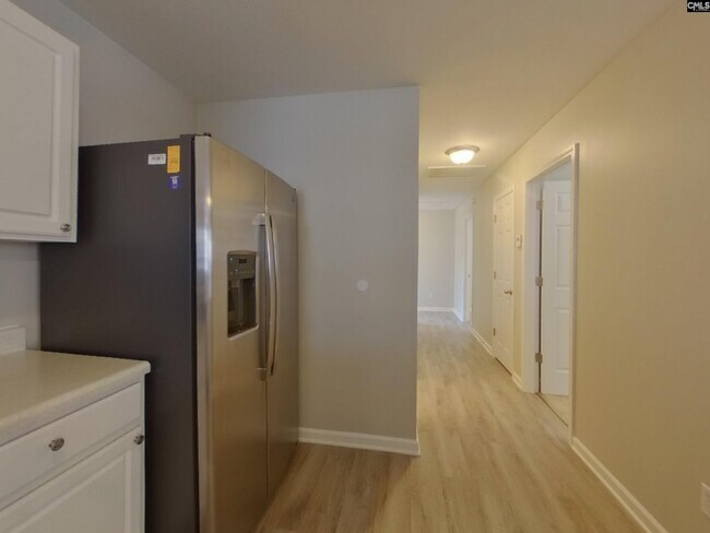 Building Photo - 226 Blazer Dr