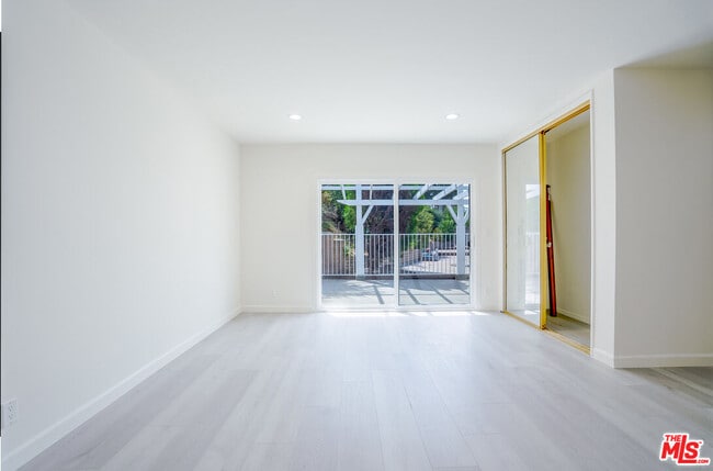 Building Photo - 17440 Fraser Pl