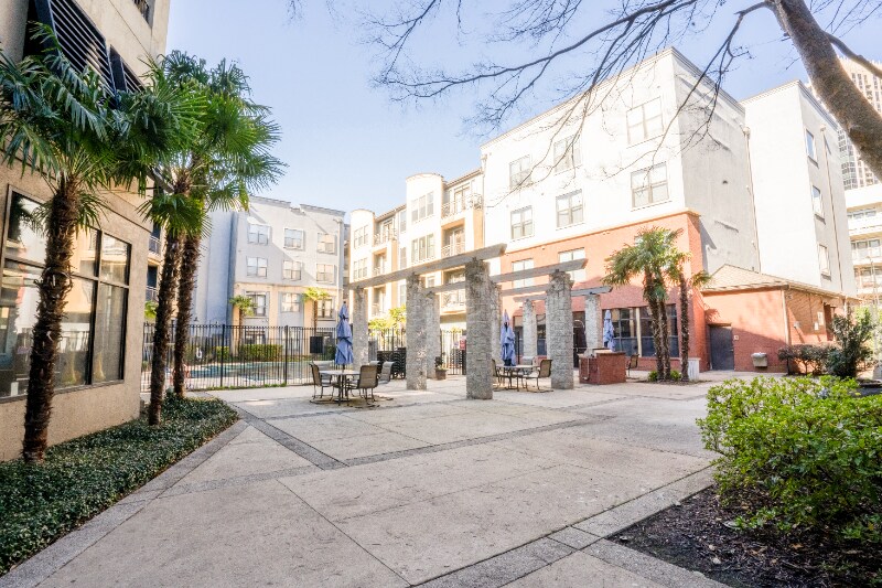 Building Photo - 401 16th St NW