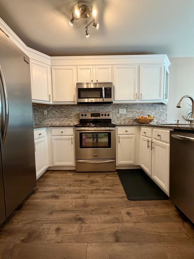 Building Photo - Stunning 3-Bedroom/2-Bathroom Townhouse in Perkasie! Available Mid July!