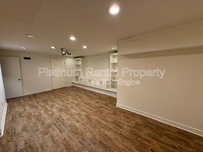 Building Photo - 383 Springdale Dr NE
