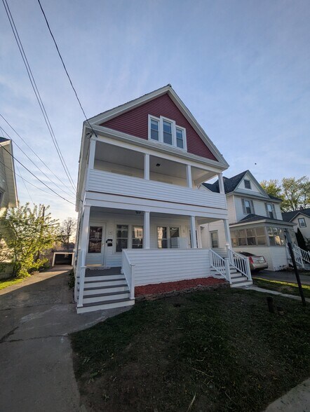 Building Photo - 203 Lillian Ave