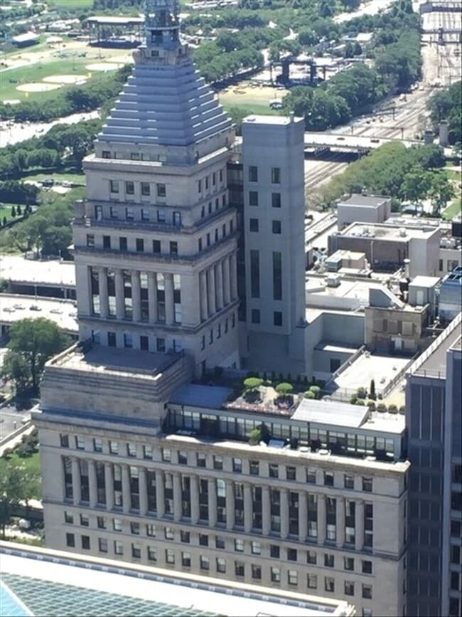 Building Photo - 310 S Michigan Ave