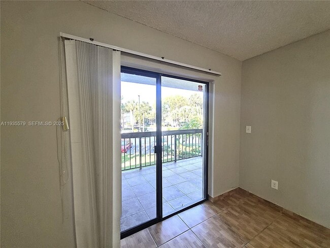 Building Photo - 8811 SW 132nd Pl