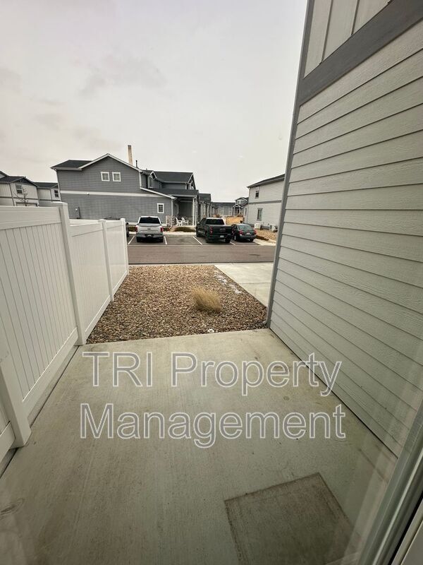 Building Photo - 218 E Chestnut St