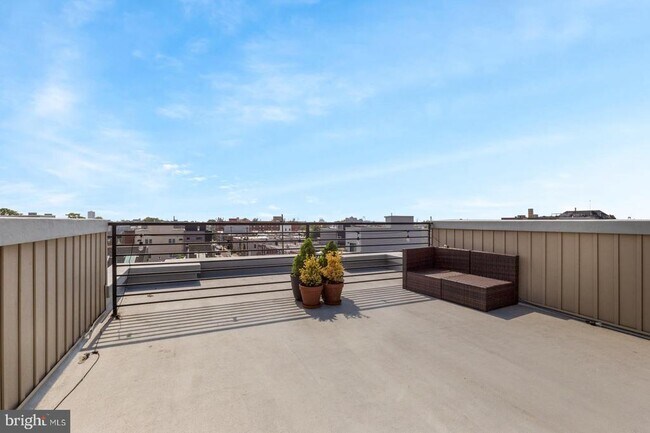 Building Photo - 1356 S Bouvier St
