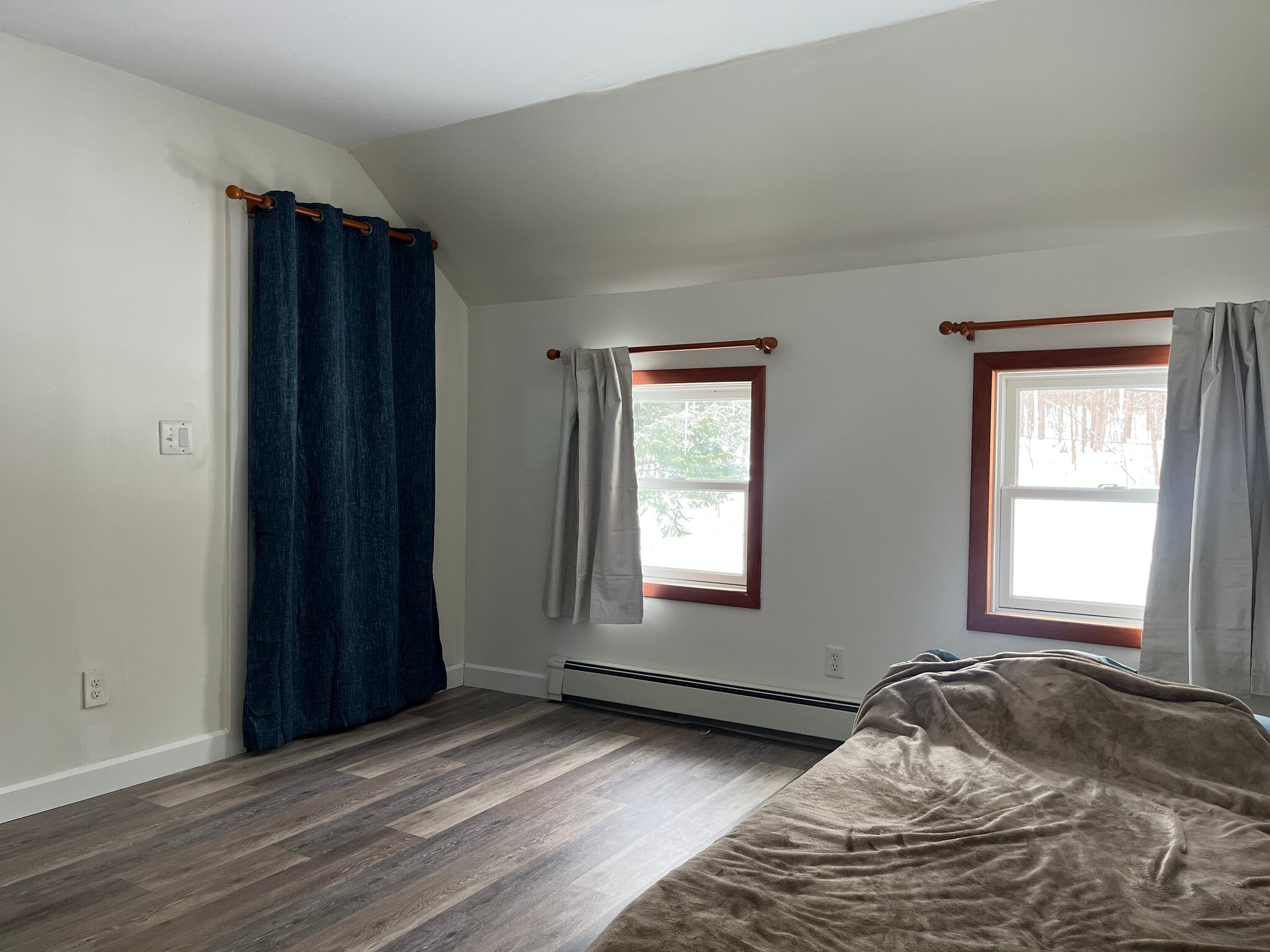 Building Photo - 851 Woods Hollow Rd